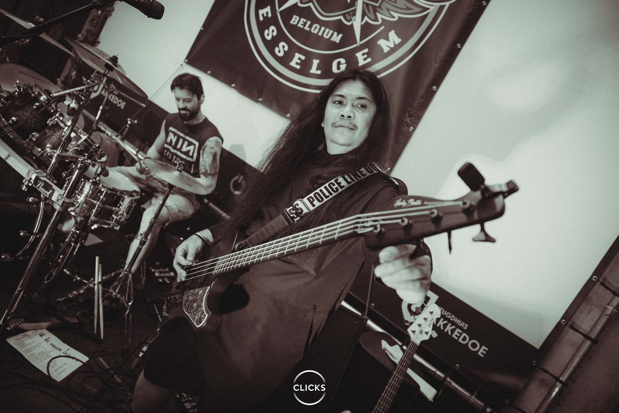 Erwin, bass player of Locura